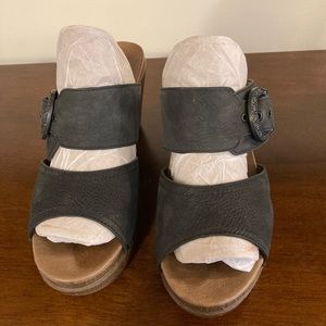 Dansko Black Sandals Size 39